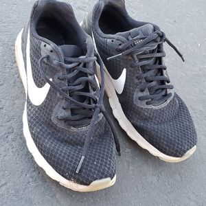Used nike shoes